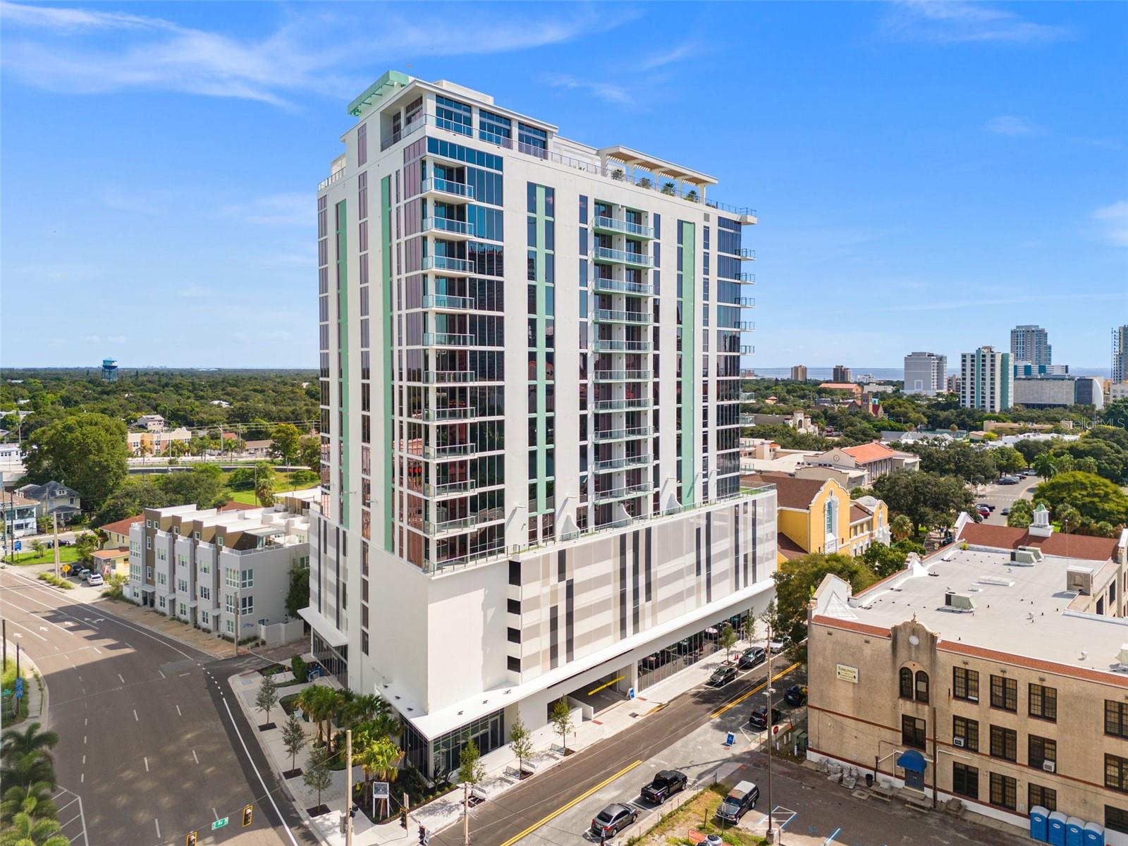 REFLECTION CONDO - Residential Lease