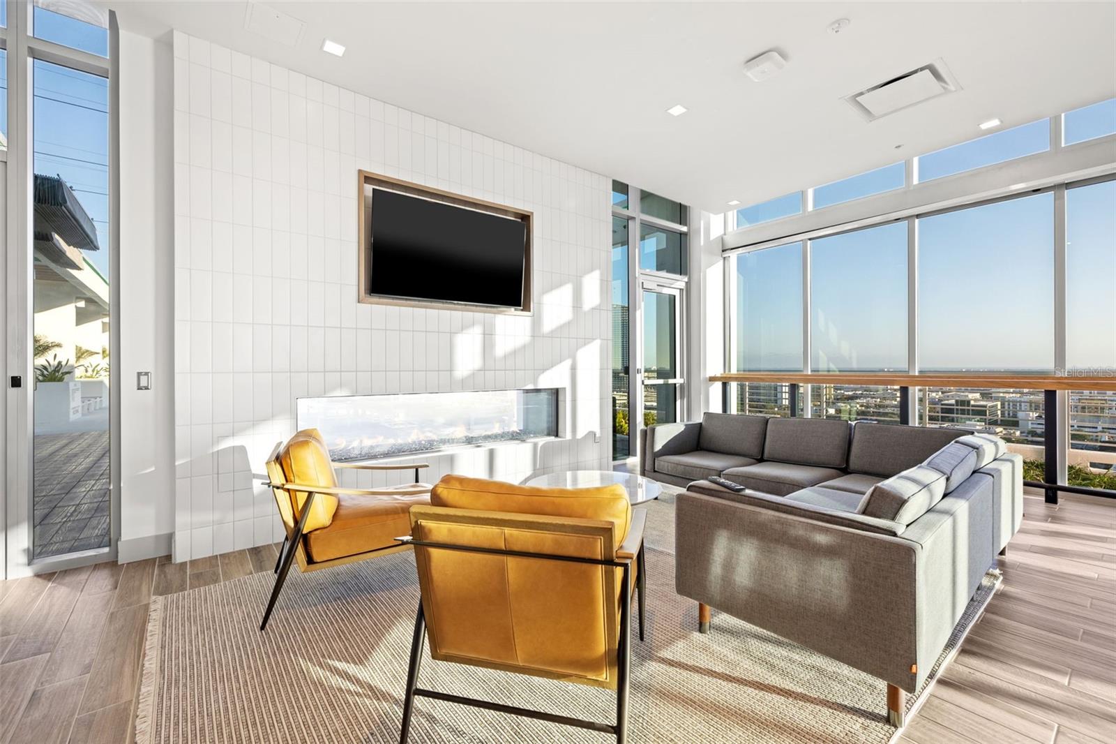 REFLECTION CONDO - Residential Lease