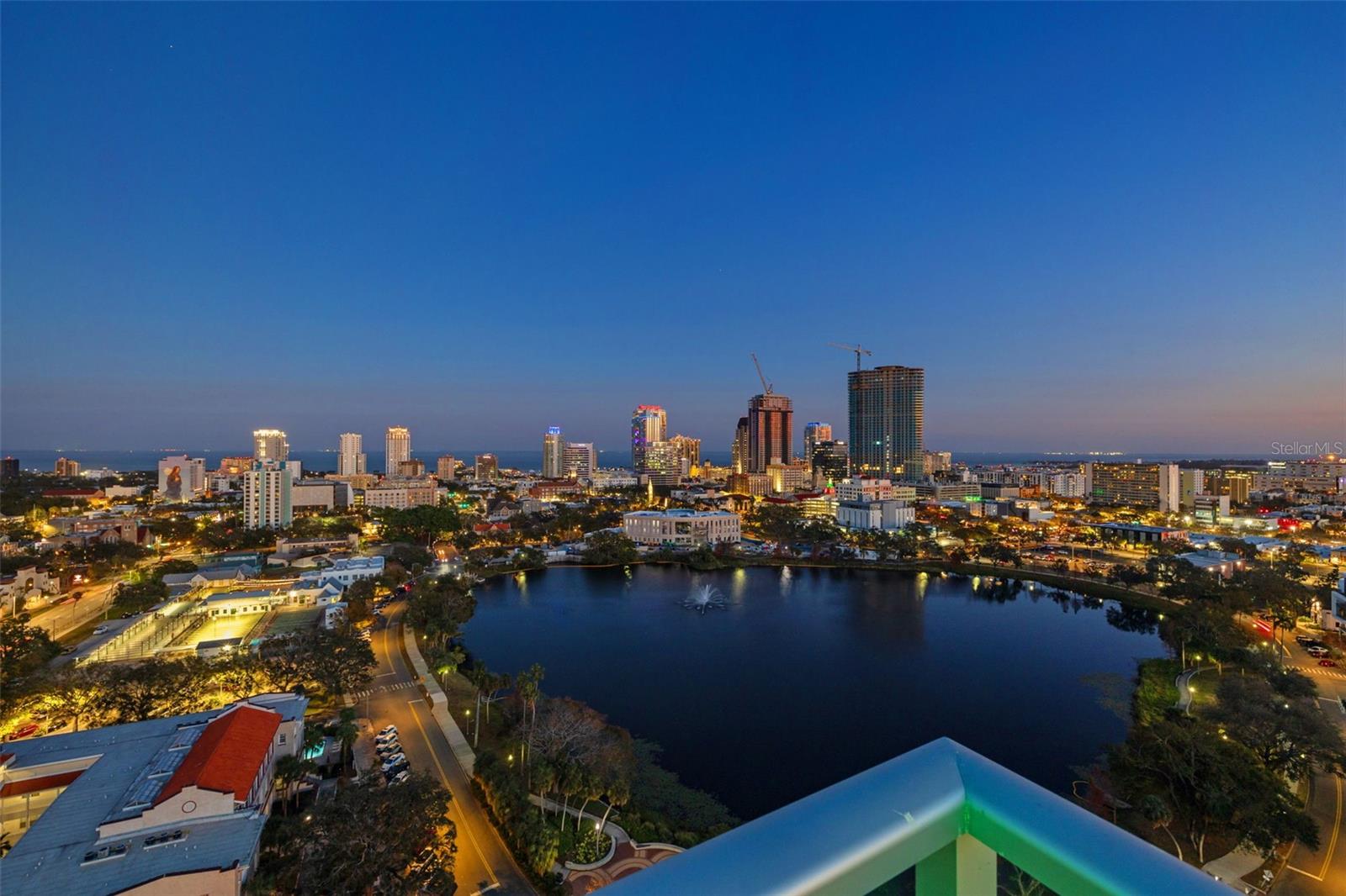 REFLECTION CONDO - Residential Lease