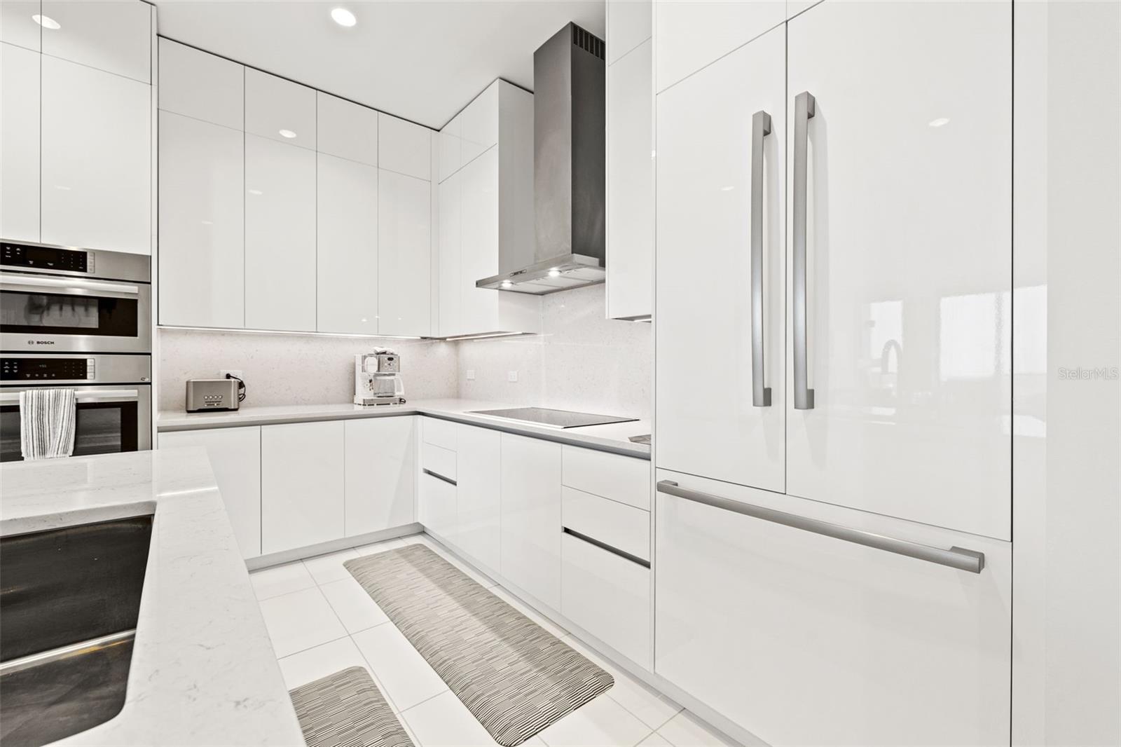 REFLECTION CONDO - Residential Lease