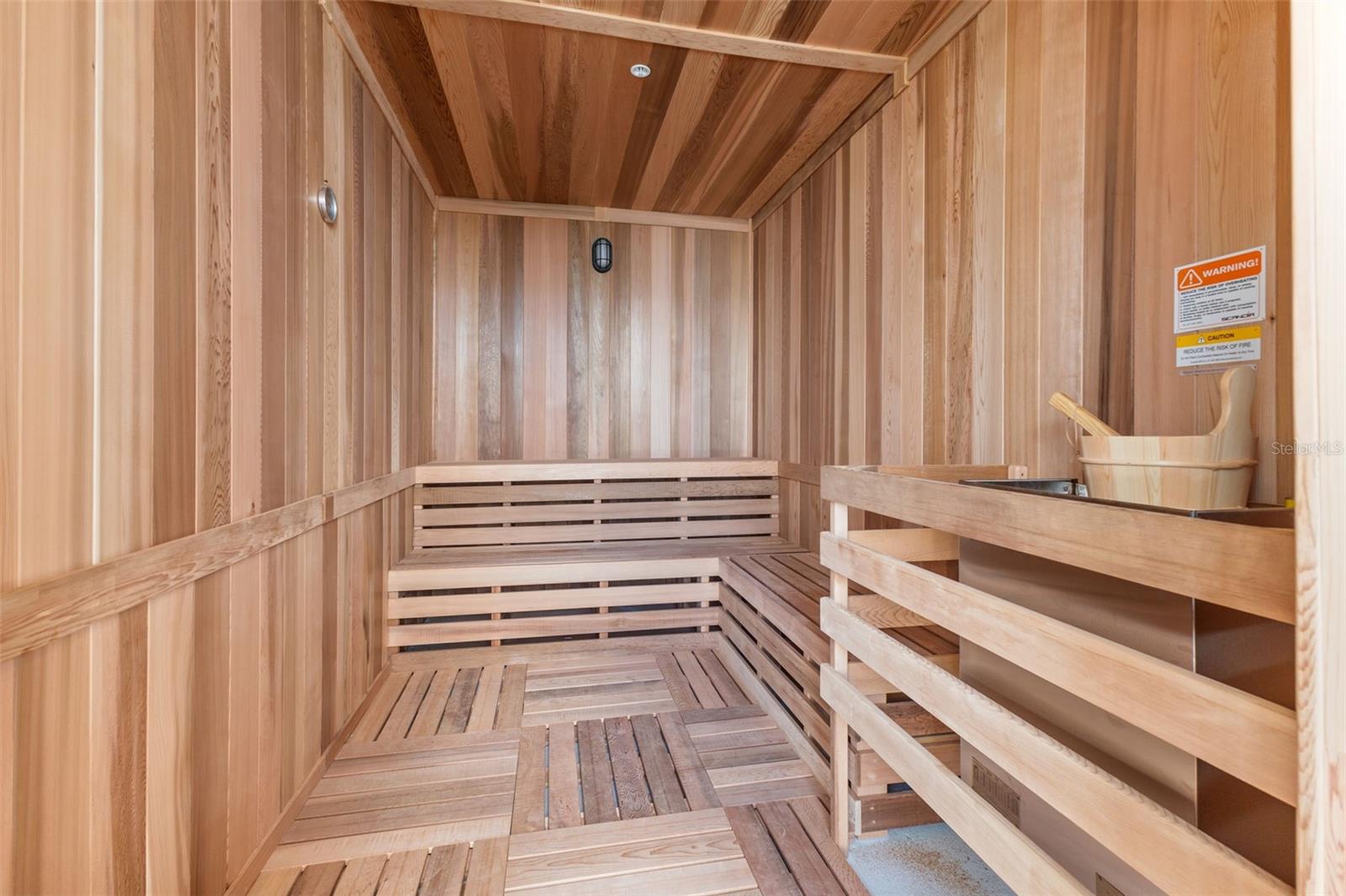 REFLECTION CONDO - Residential Lease