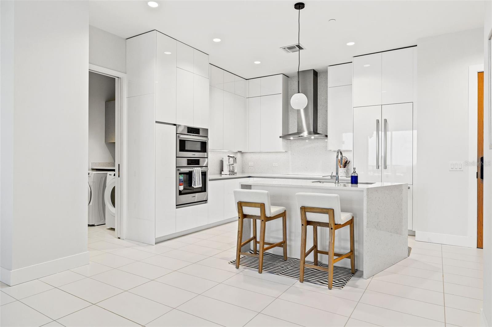 REFLECTION CONDO - Residential Lease