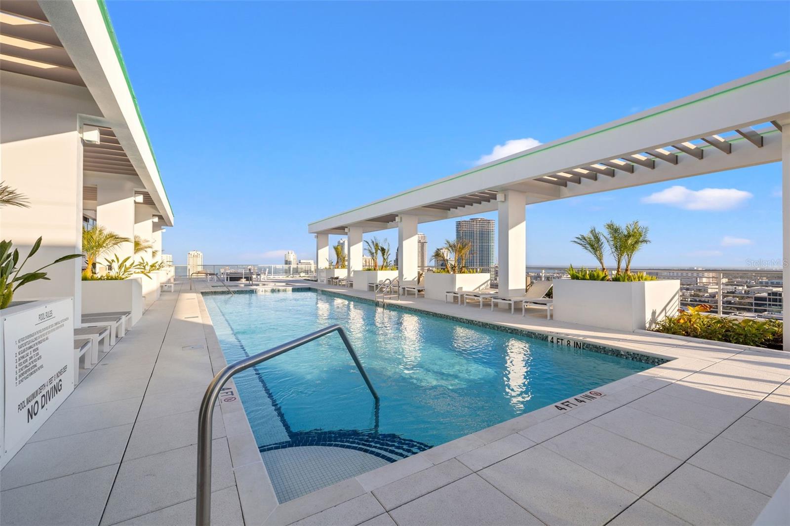 REFLECTION CONDO - Residential Lease