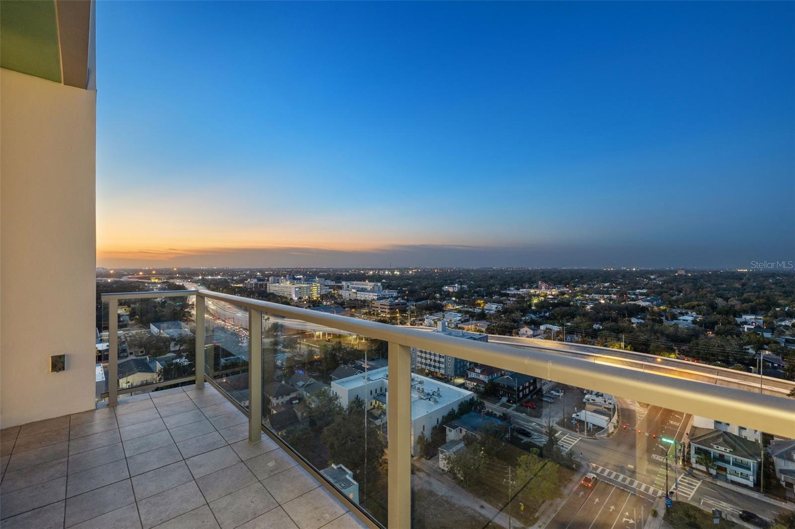 REFLECTION CONDO - Residential Lease