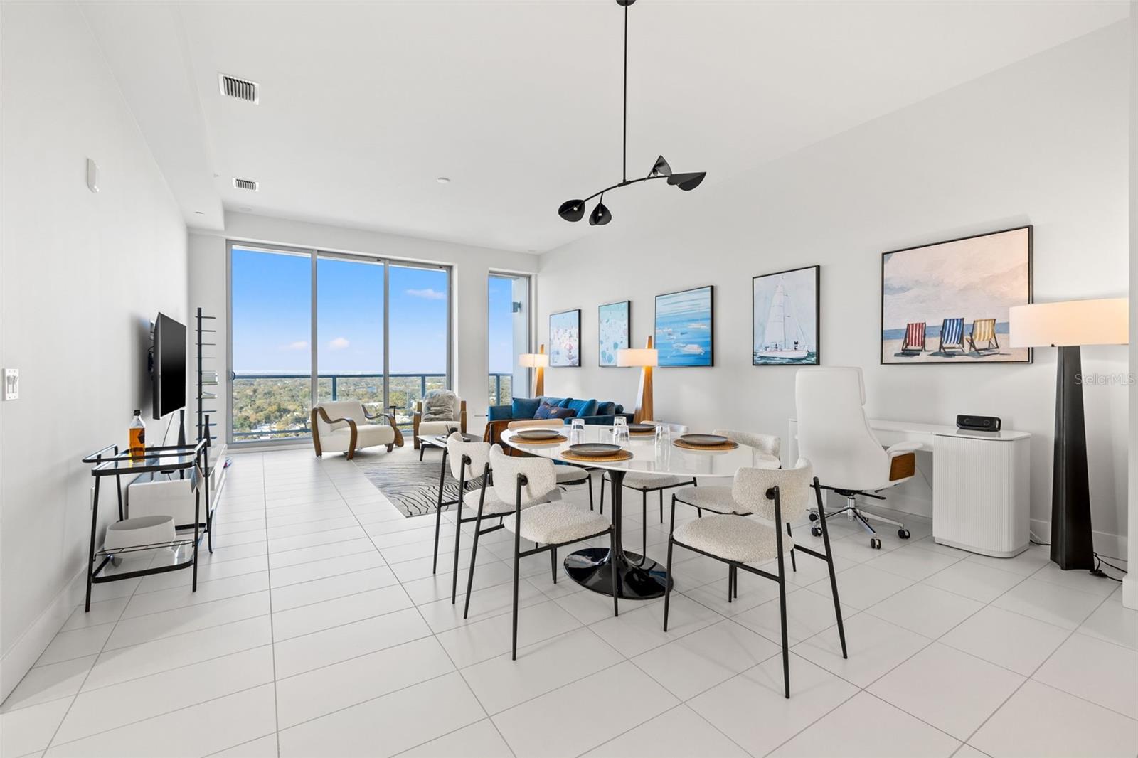 REFLECTION CONDO - Residential Lease