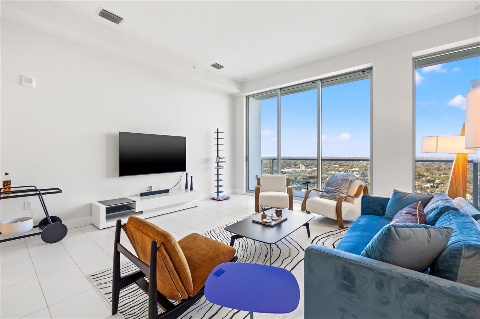 REFLECTION CONDO - Residential Lease