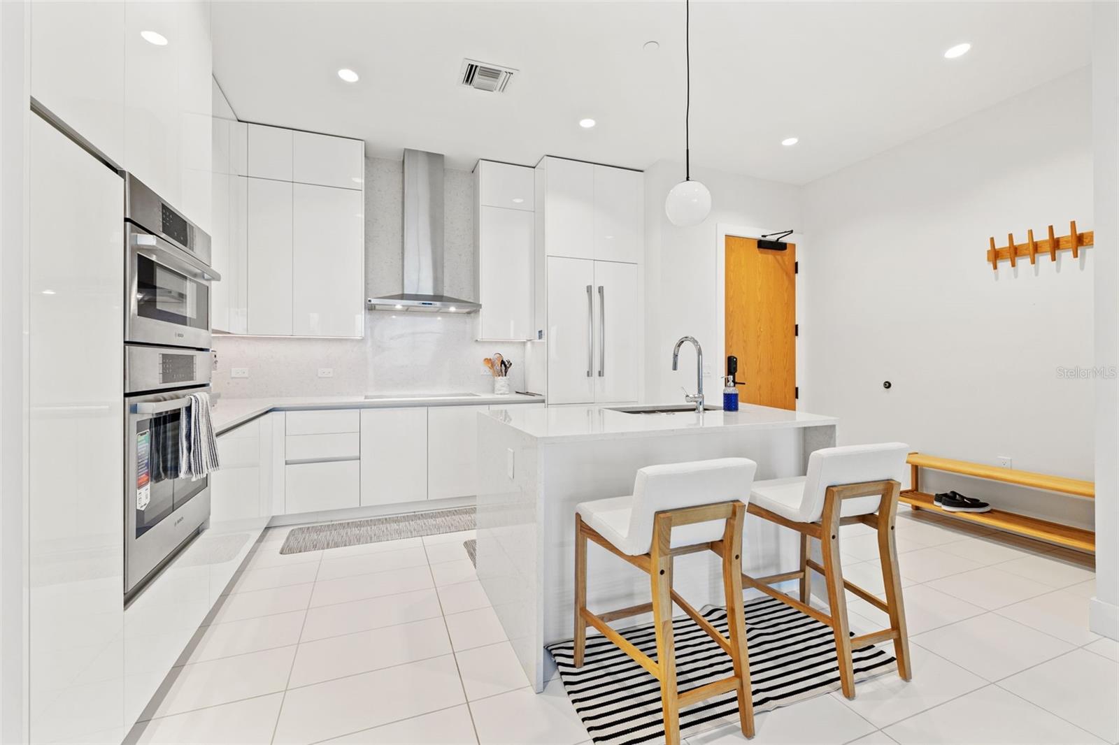 REFLECTION CONDO - Residential Lease