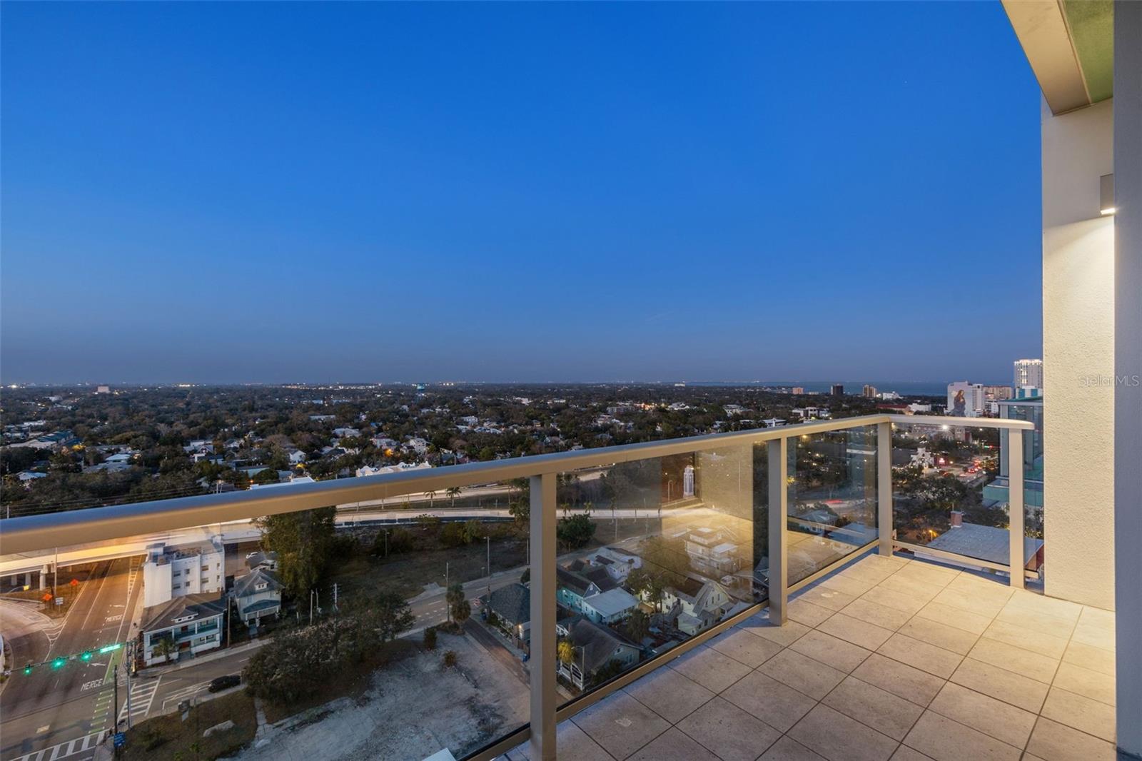 REFLECTION CONDO - Residential Lease