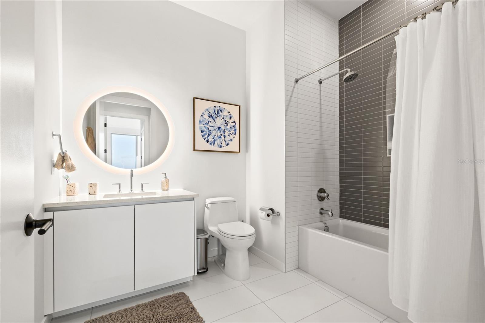 REFLECTION CONDO - Residential Lease