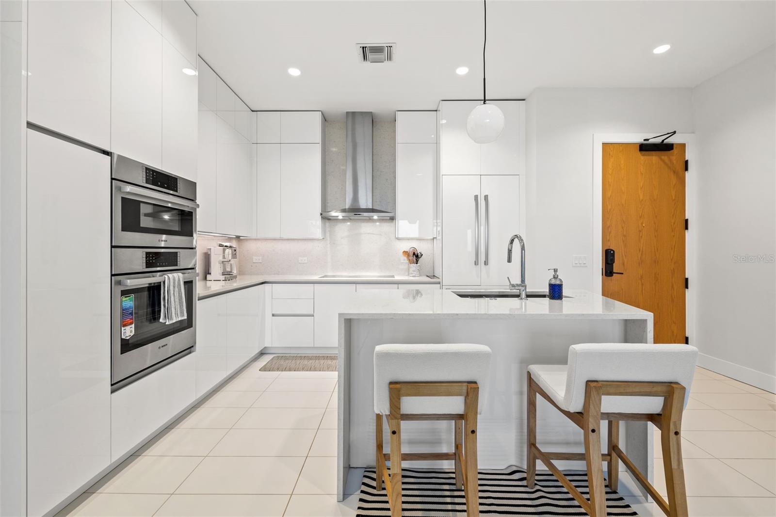 REFLECTION CONDO - Residential Lease