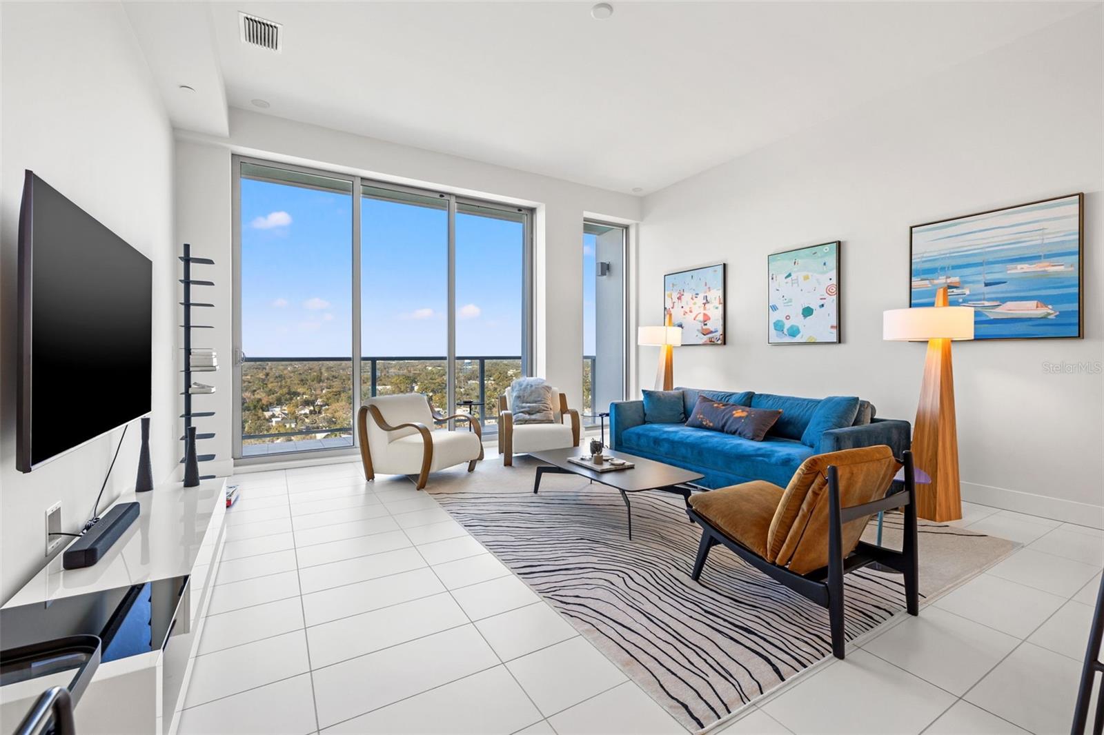 REFLECTION CONDO - Residential Lease