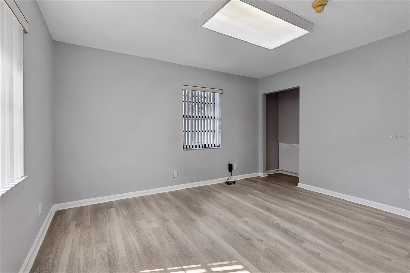 TAMPAS NORTH SIDE COUNTRY CLU - Commercial Sale