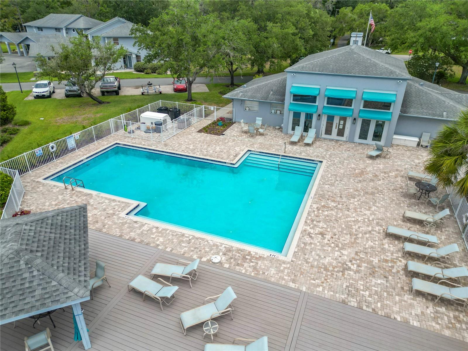 PELICAN COVE 02 CONDO - Residential