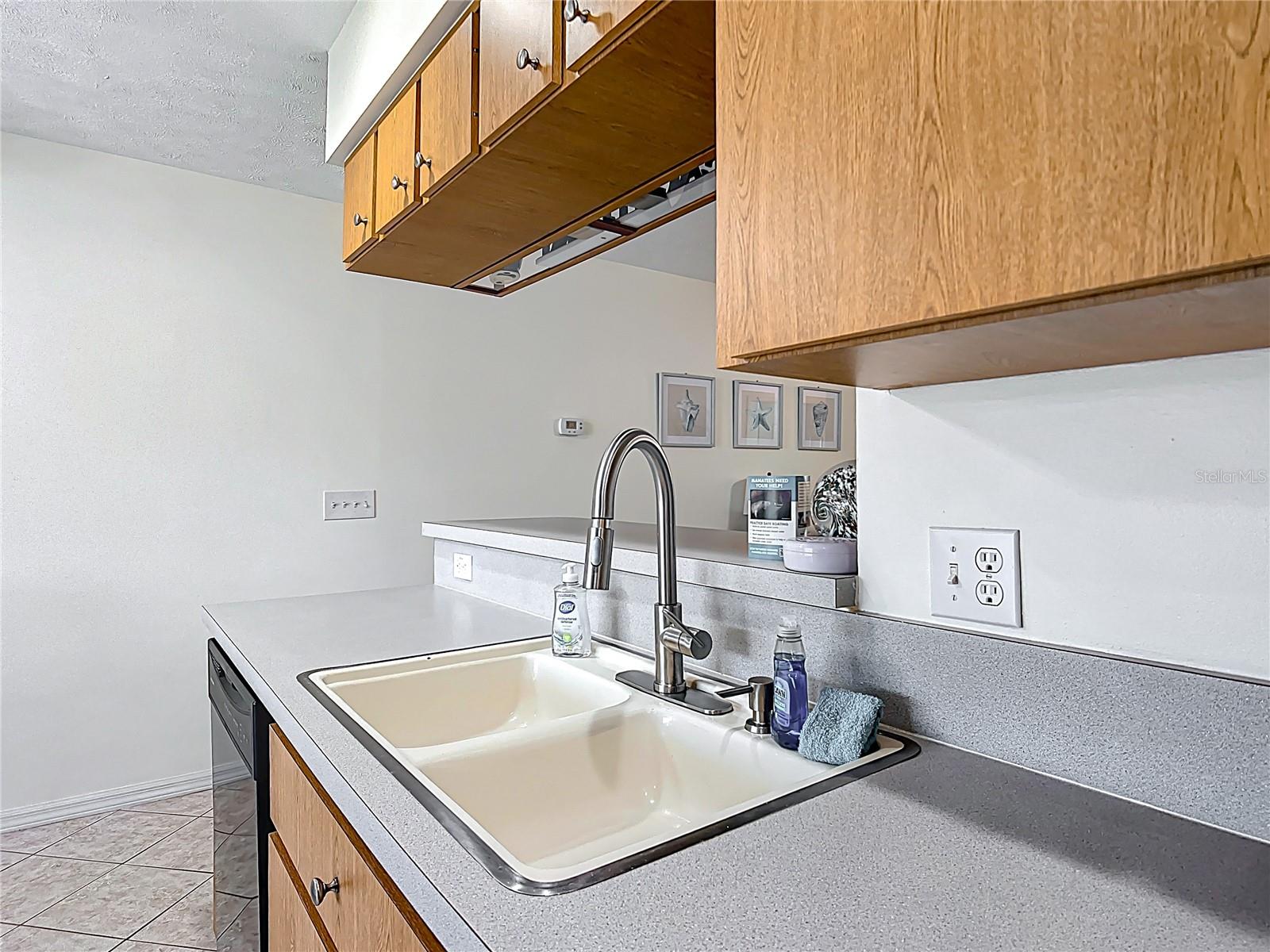 PELICAN COVE 02 CONDO - Residential