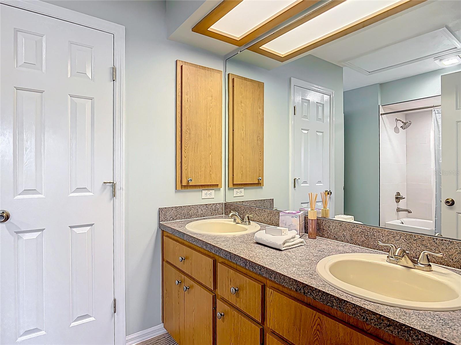 PELICAN COVE 02 CONDO - Residential