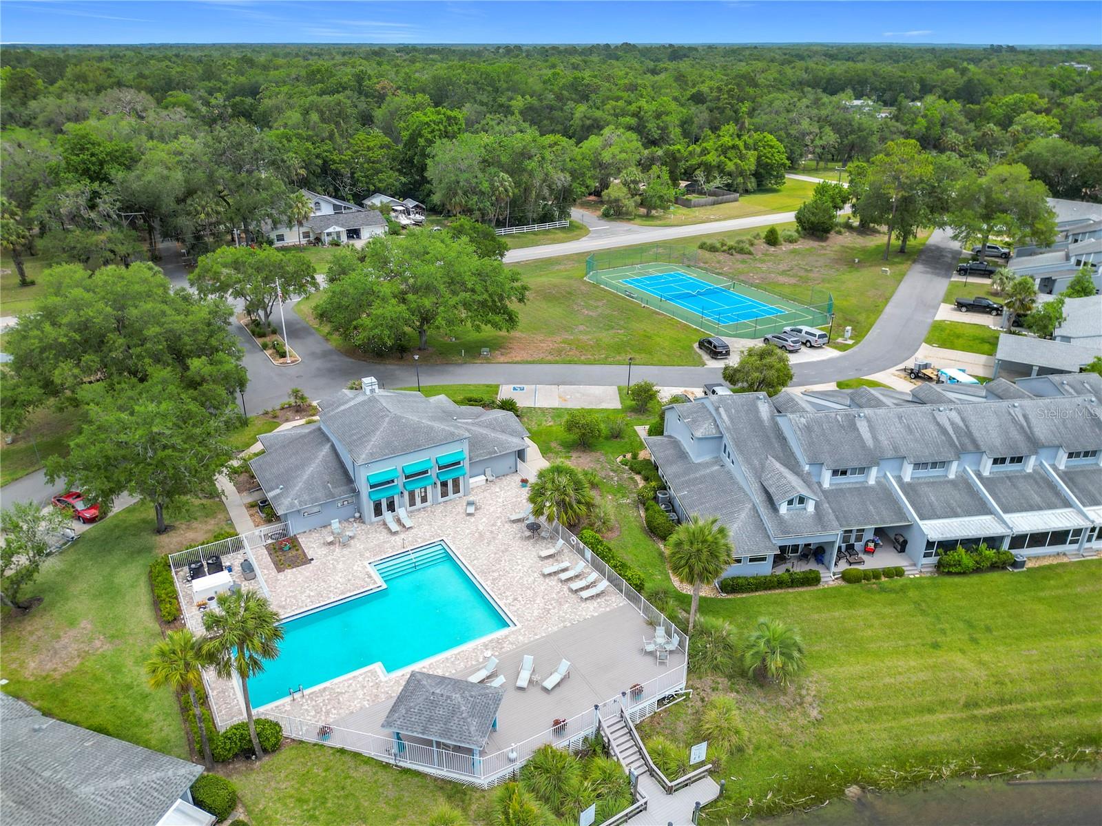 PELICAN COVE 02 CONDO - Residential