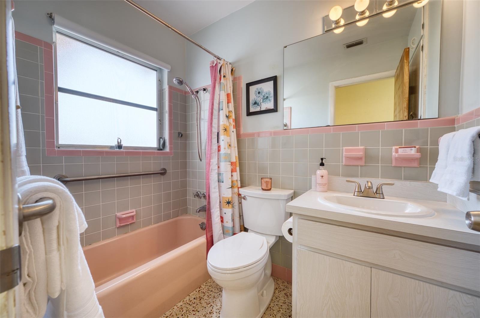 SOUTH GATE - Residential