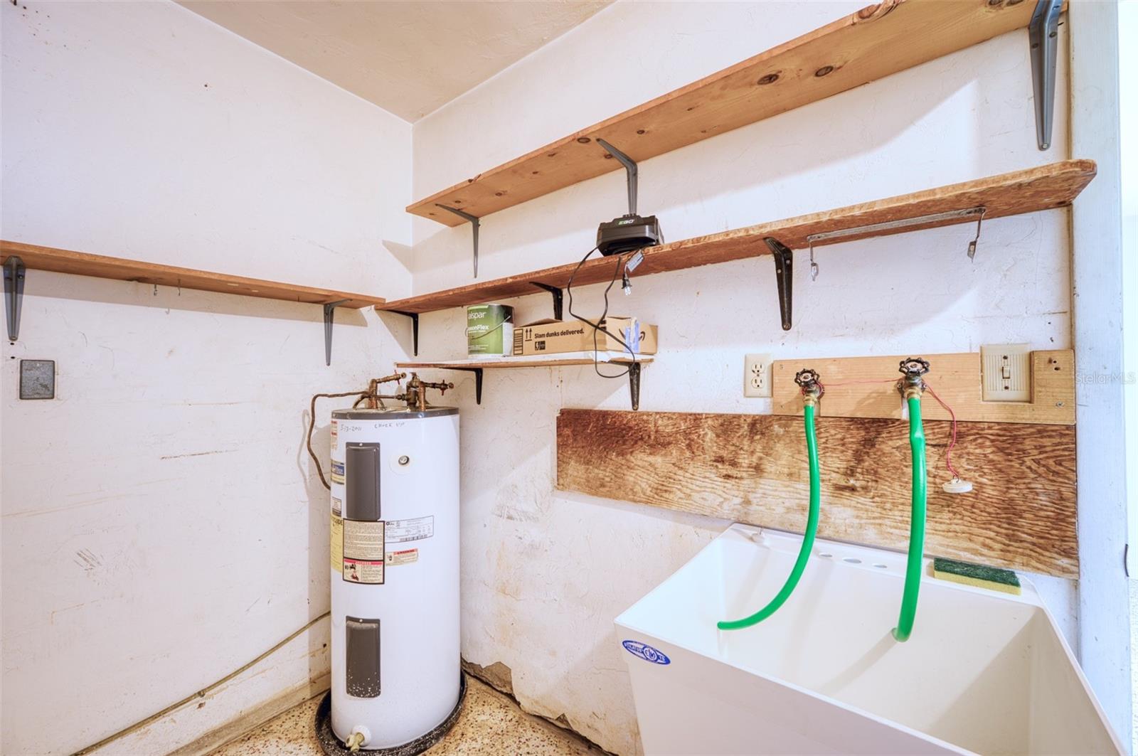 SOUTH GATE - Residential