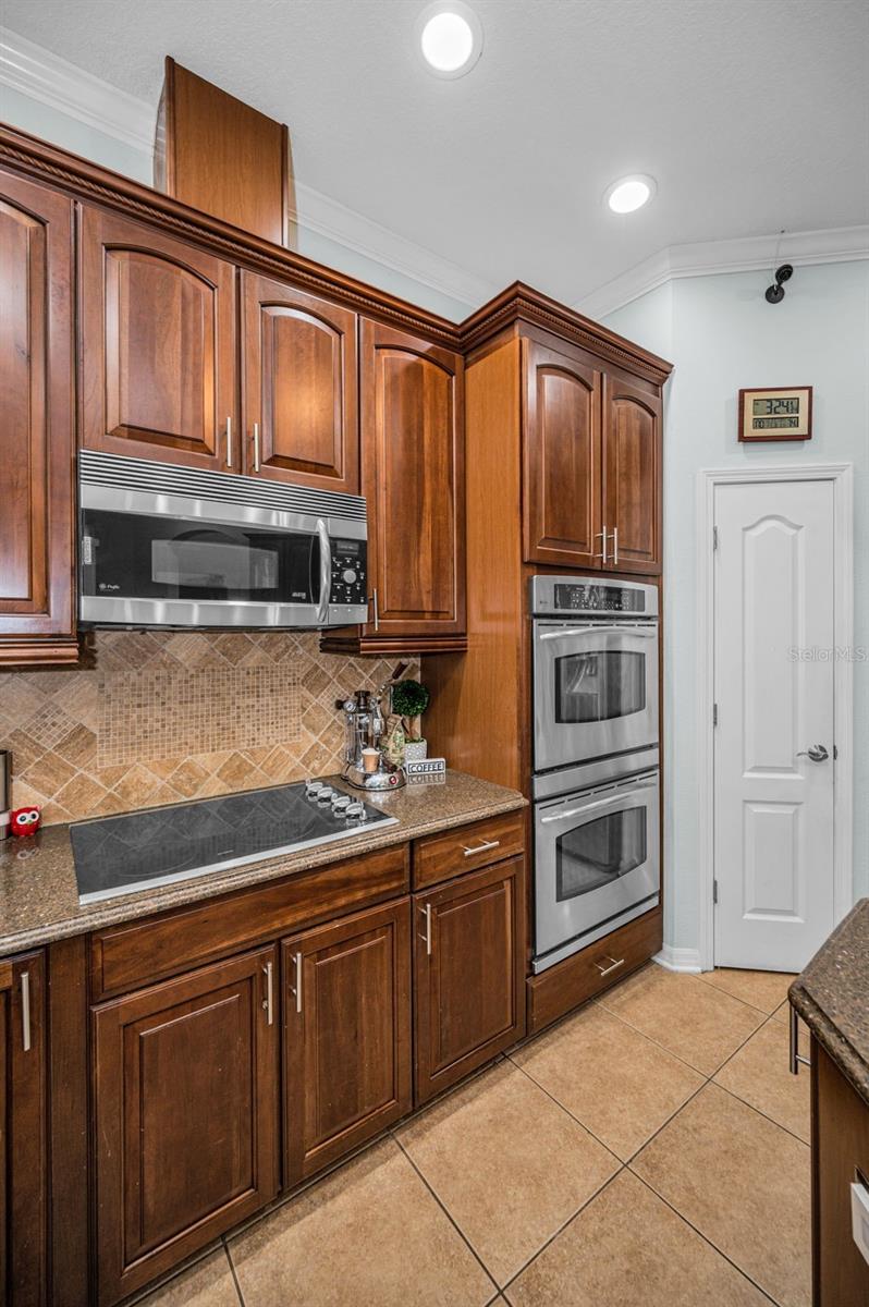 WATERS EDGE 02 - Residential