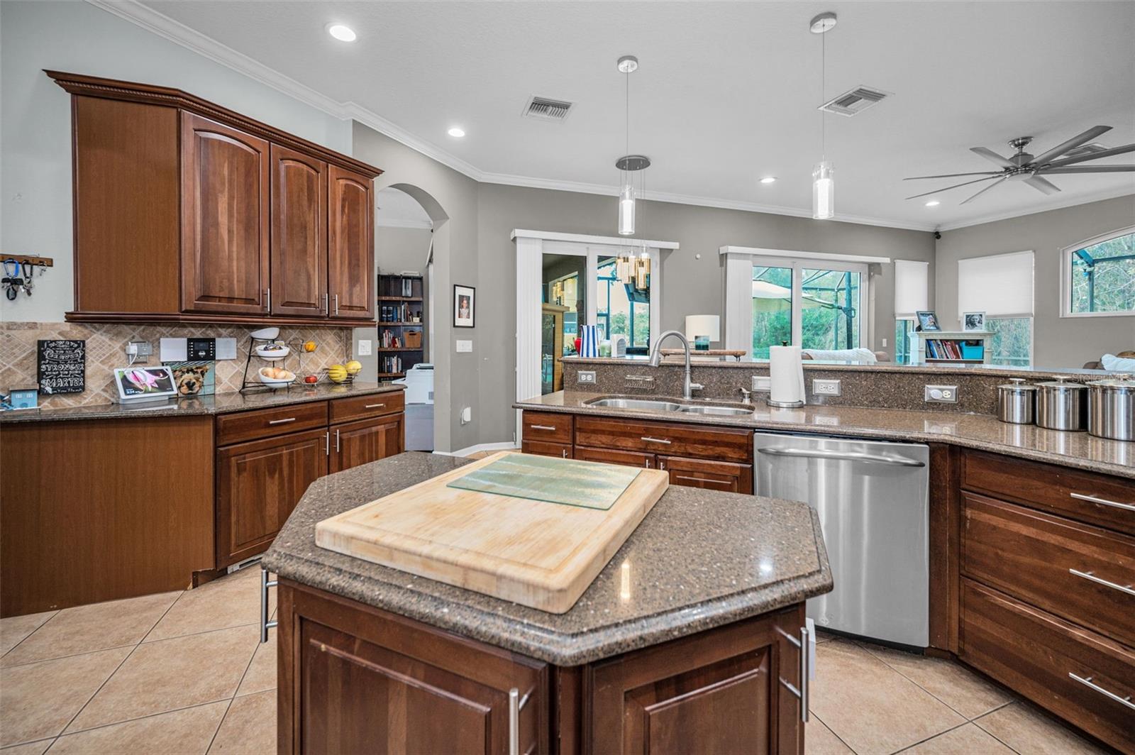 WATERS EDGE 02 - Residential