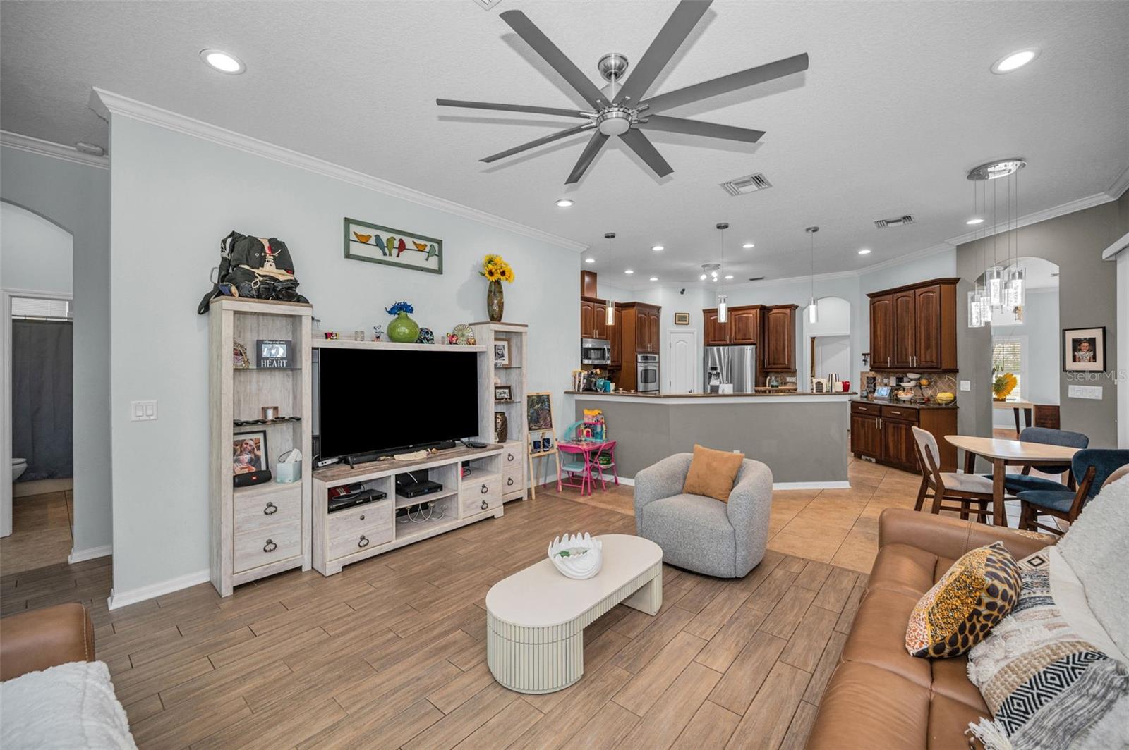 WATERS EDGE 02 - Residential