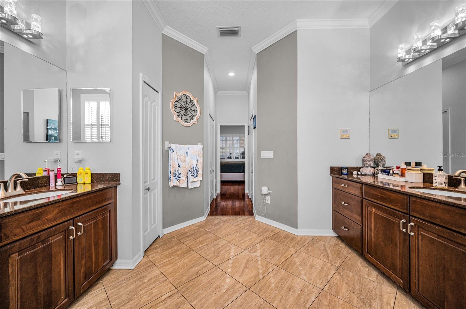 WATERS EDGE 02 - Residential