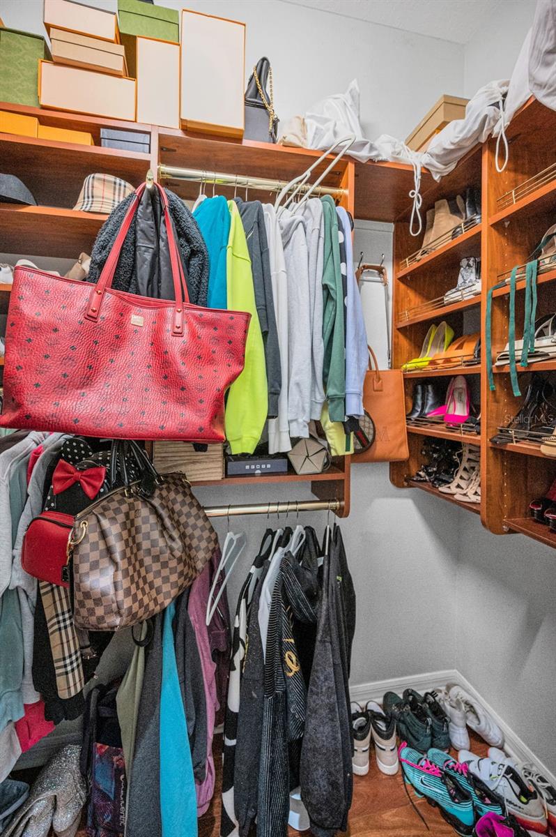 WATERS EDGE 02 - Residential