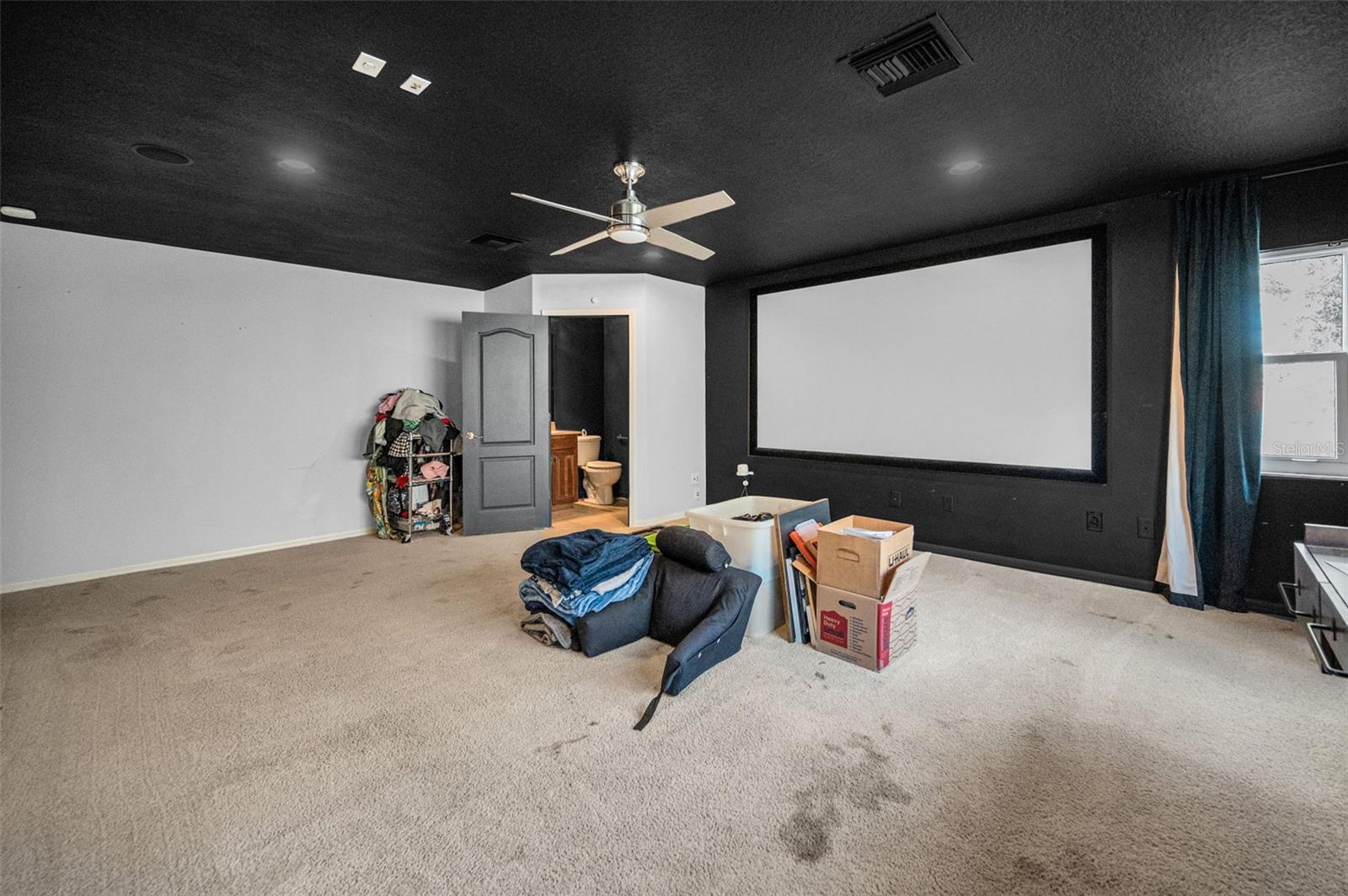 WATERS EDGE 02 - Residential