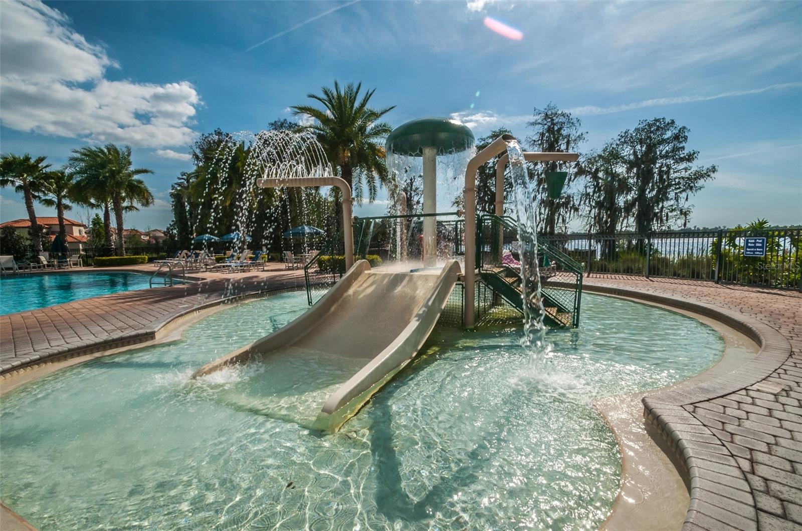 WATERS EDGE 02 - Residential