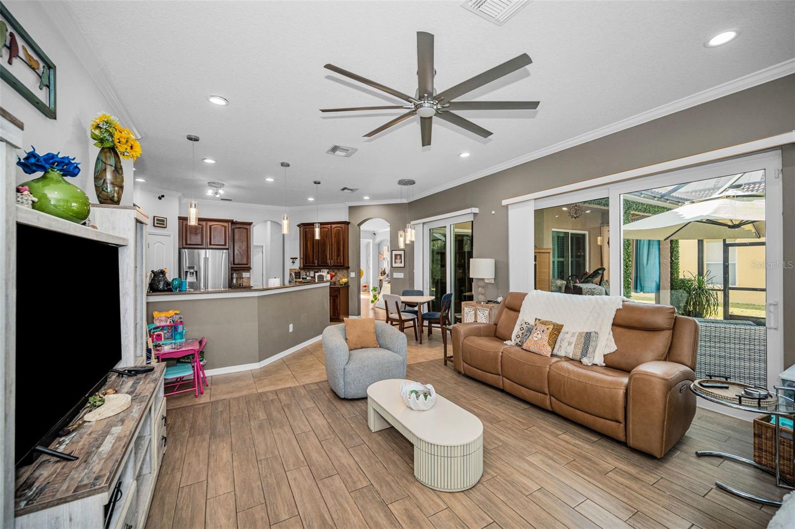 WATERS EDGE 02 - Residential