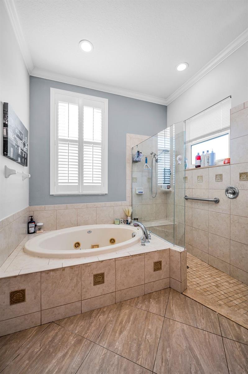 WATERS EDGE 02 - Residential