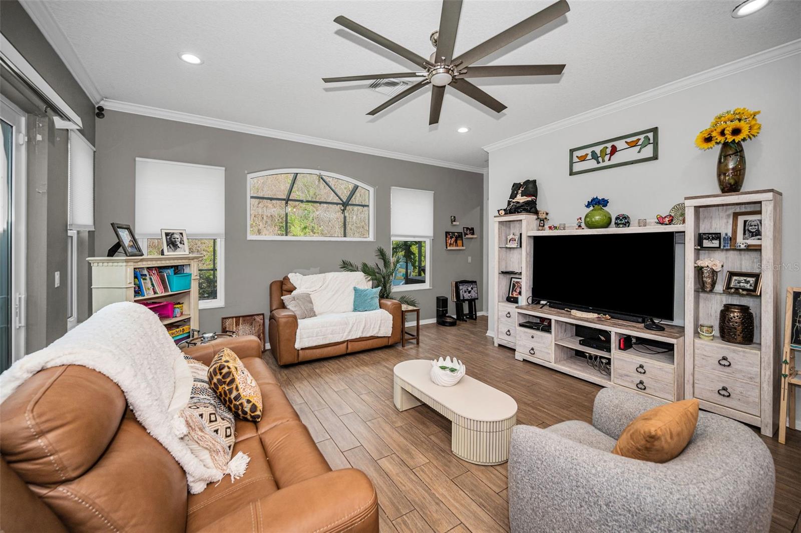 WATERS EDGE 02 - Residential