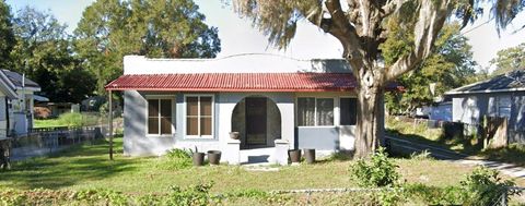 A home in WINTER HAVEN