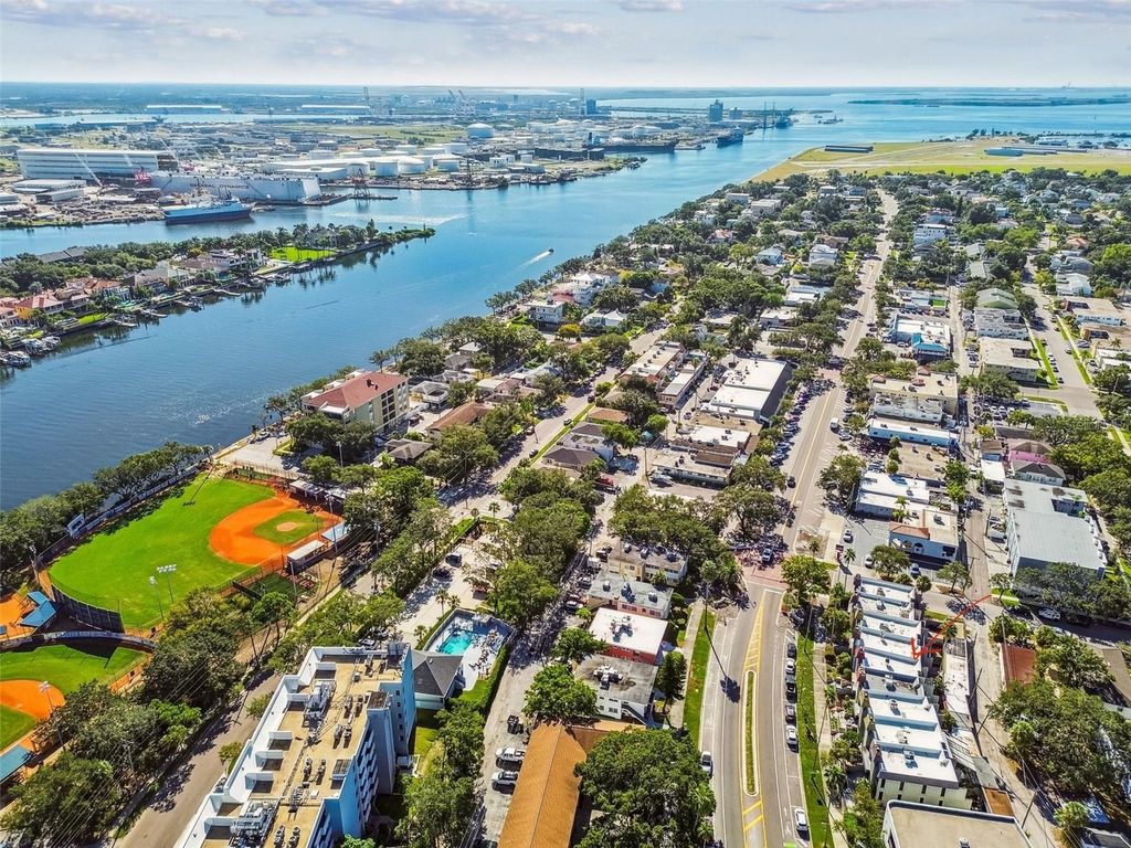 Photo of 166 E Davis Boulevard, Tampa, FL 33606 (MLS # TB8438079)