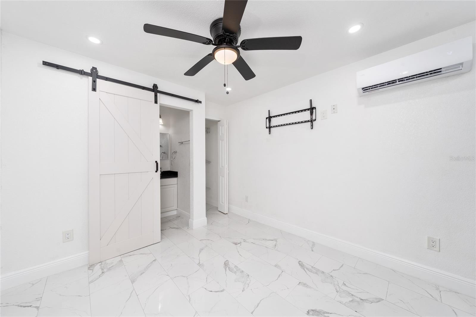 ENGELWOOD PARK - Residential