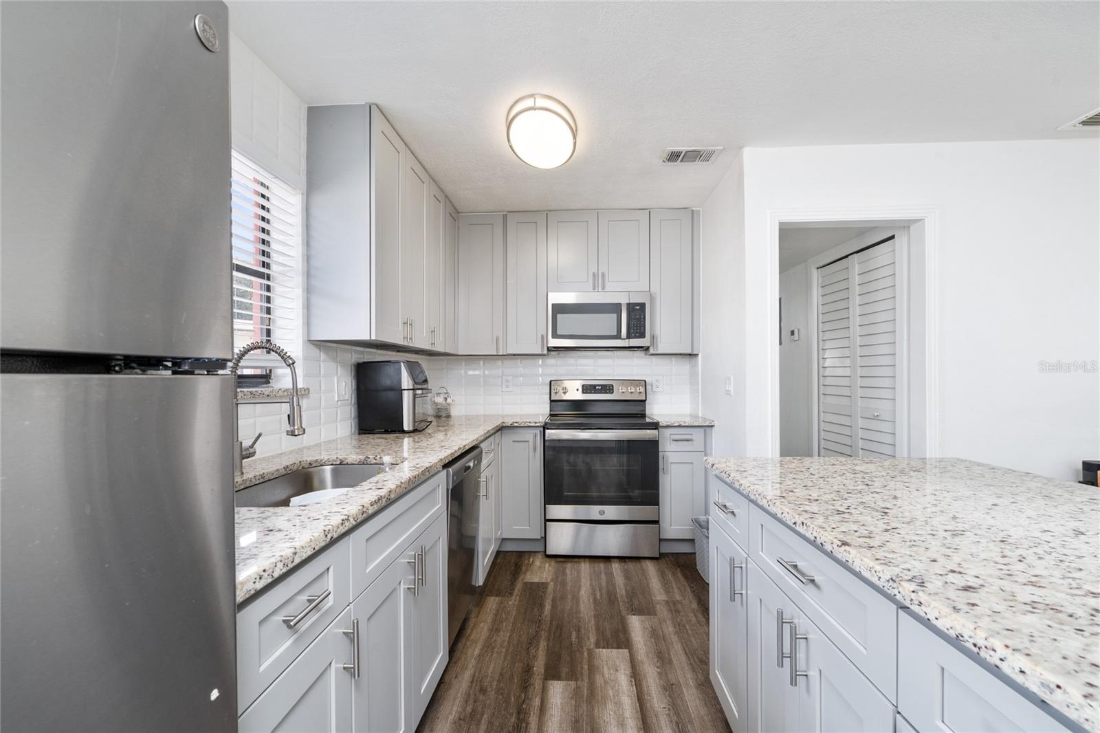 ENGELWOOD PARK - Residential