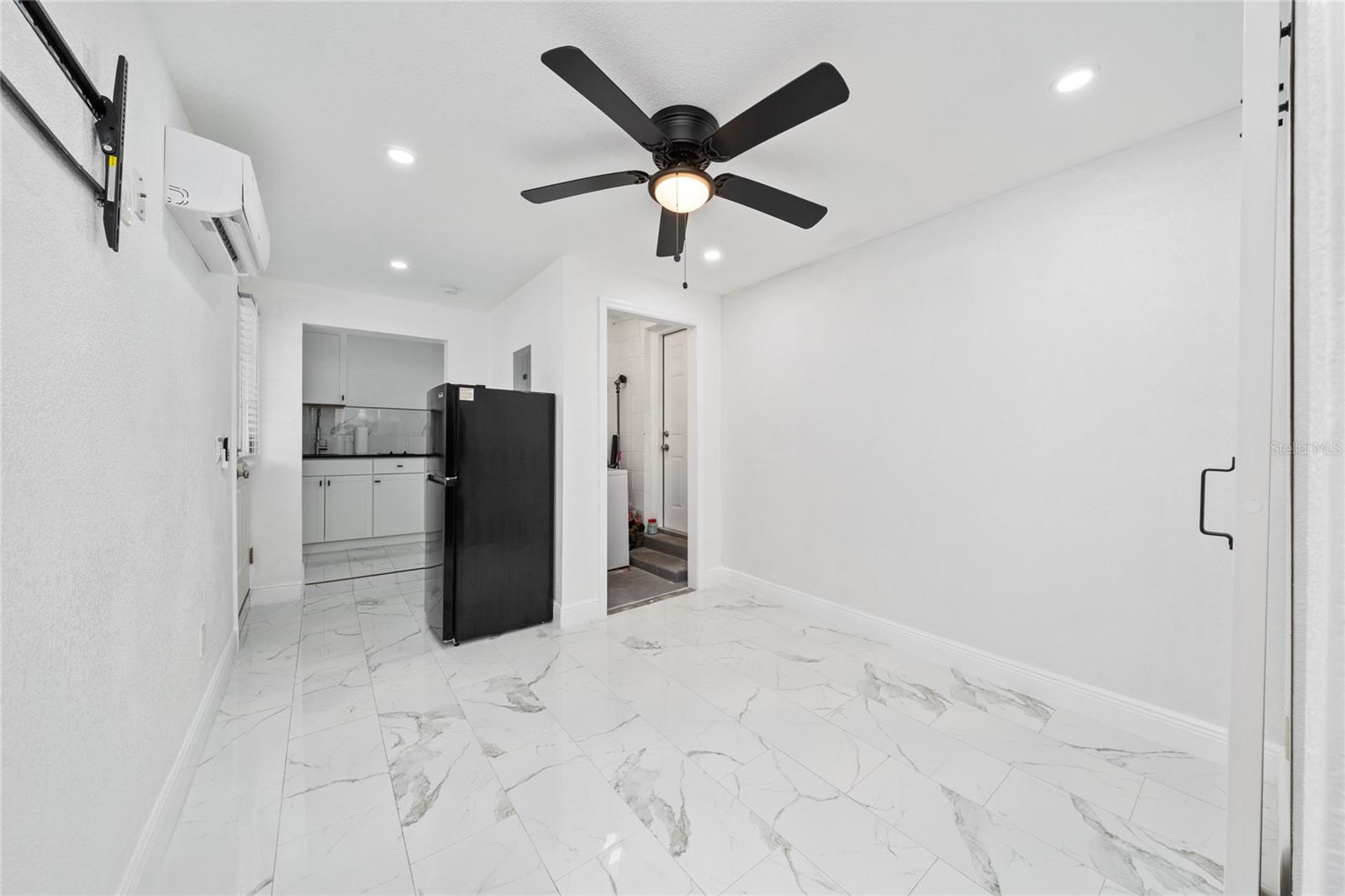 ENGELWOOD PARK - Residential