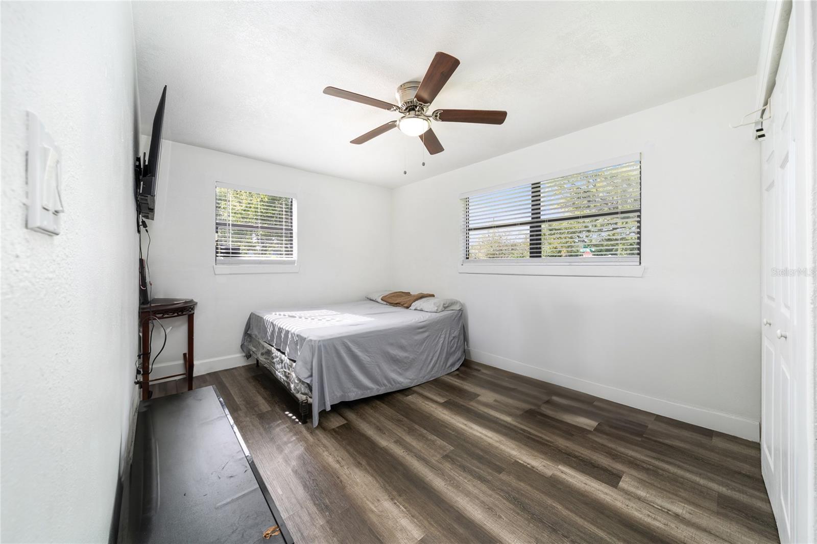 ENGELWOOD PARK - Residential