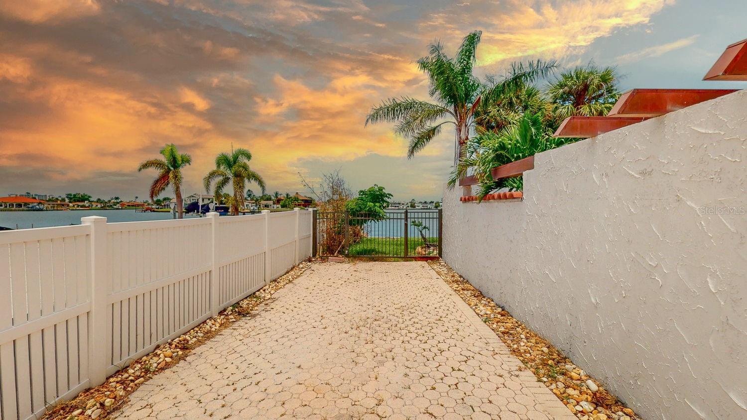 BAHIA SHORES 3RD ADD - Residential