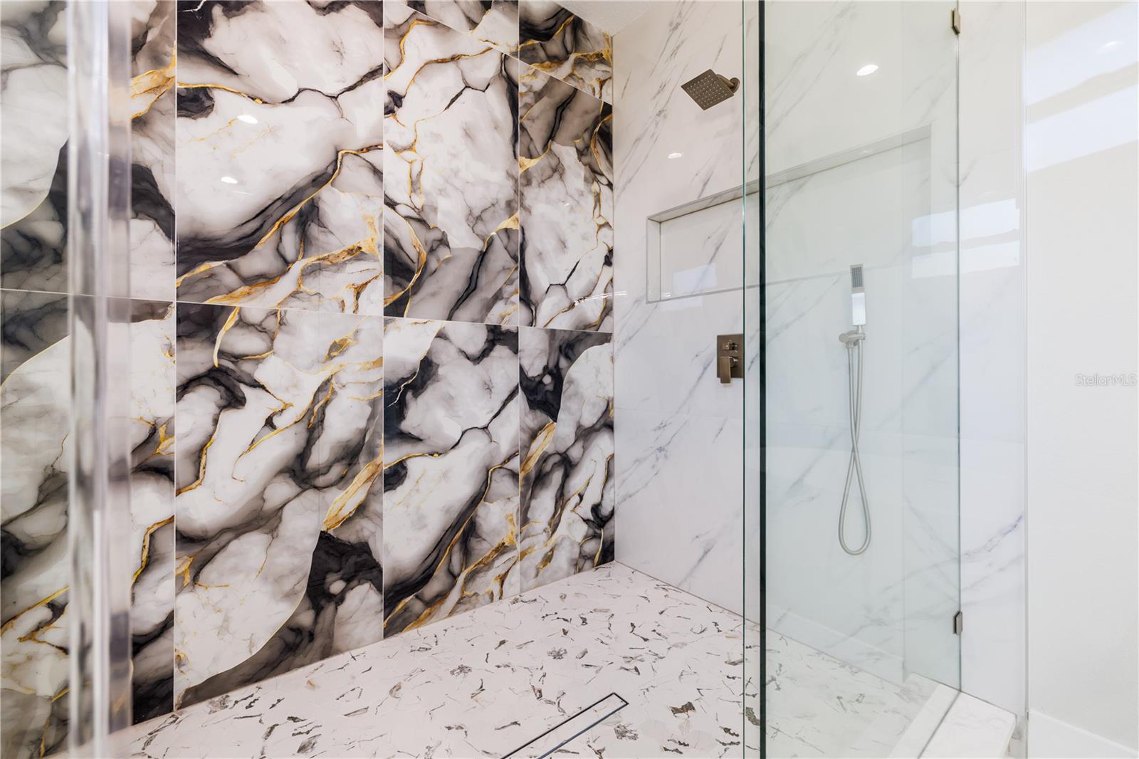 LINCOLN GARDENS BLOCKS 1 & 2 - Residential