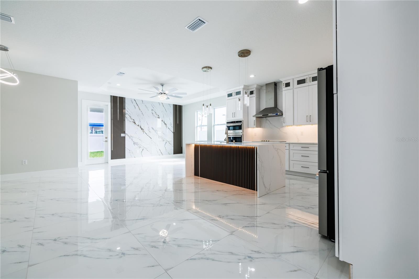 3803 W PALMETTO STREET