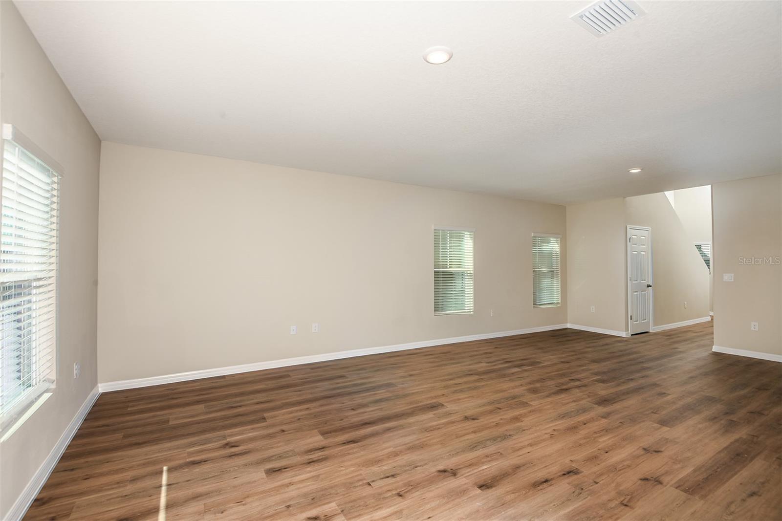 PASADENA WOODS - Residential