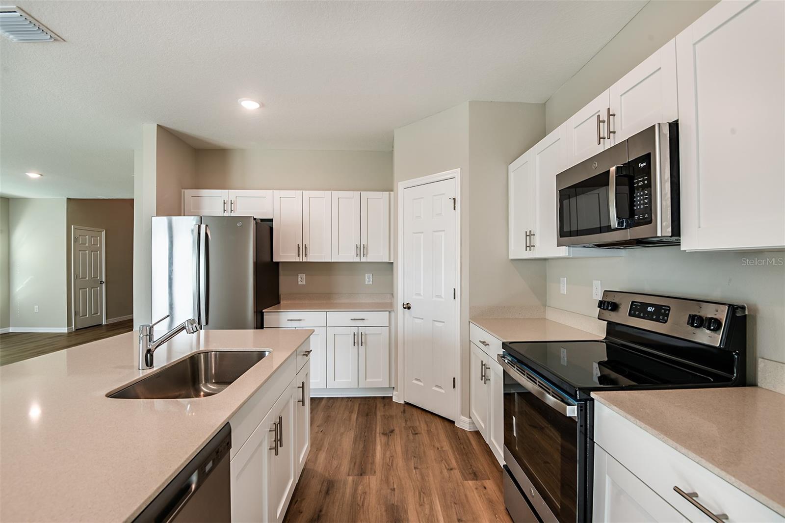 PASADENA WOODS - Residential