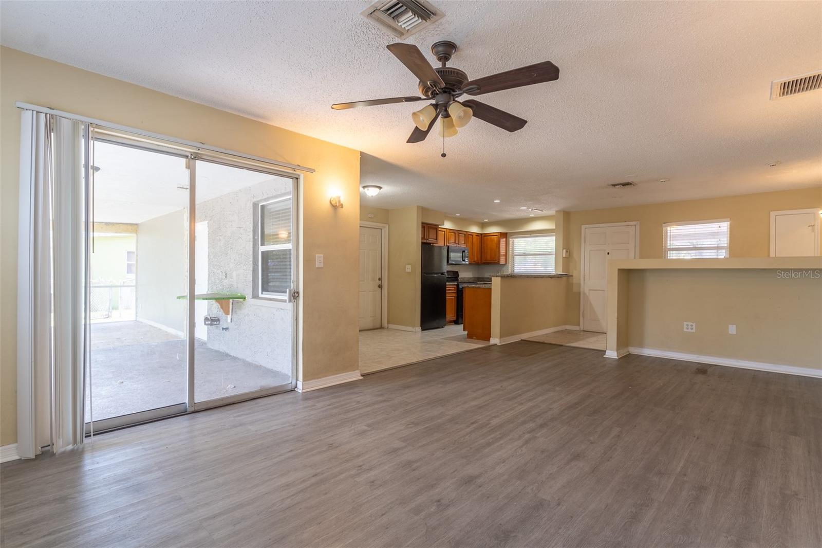 HIGHLAND TERRACE MANOR - Residential