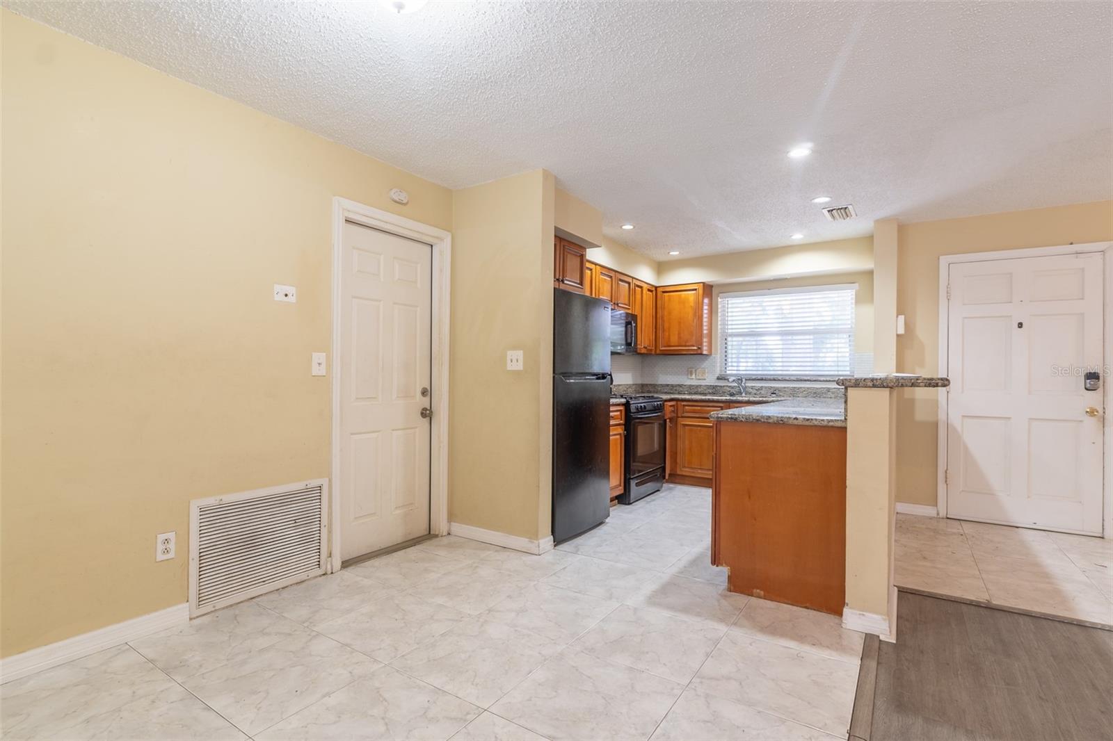 HIGHLAND TERRACE MANOR - Residential