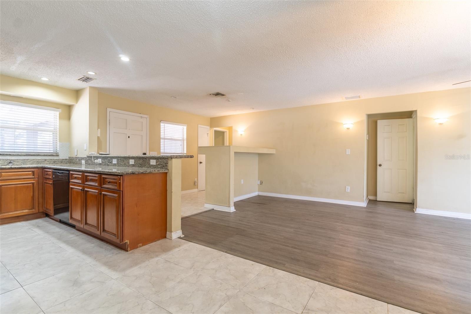HIGHLAND TERRACE MANOR - Residential