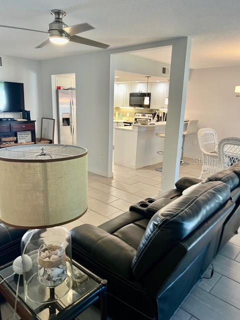 PEBBLE SPGS CLUSTER 6 - Residential Lease