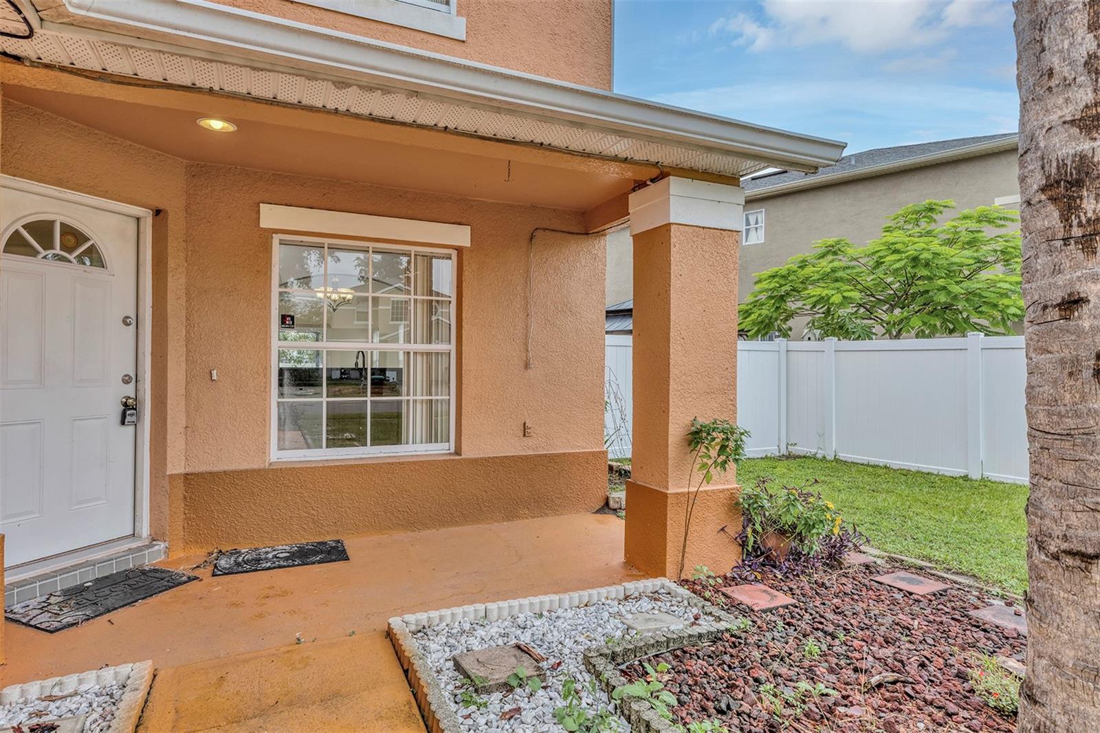 1915 MEADOW POND WAY