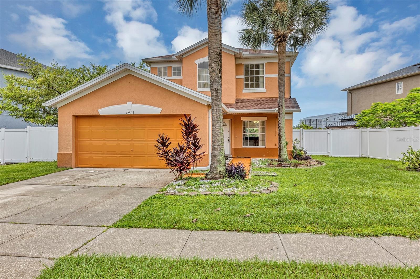 1915 MEADOW POND WAY