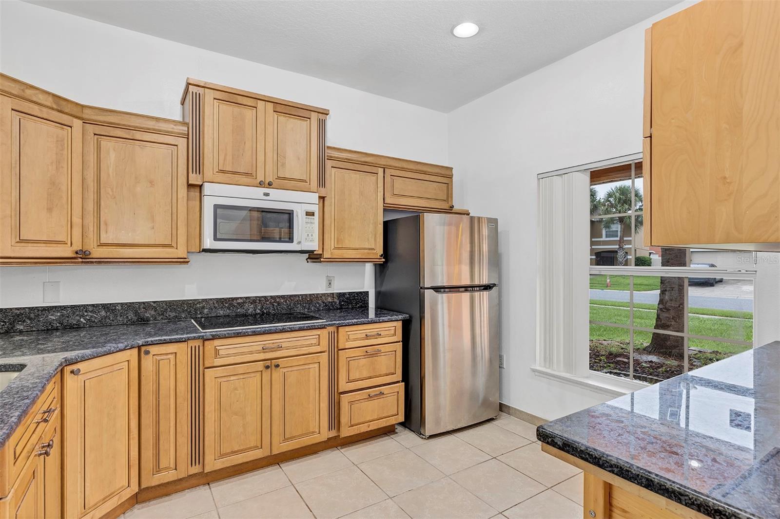 1915 MEADOW POND WAY